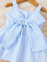 2pcs Charming Striped Bubble Cami Top with Bow & Ruffled Shorts Summer Outfit Set