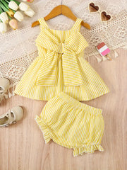 2pcs Charming Striped Bubble Cami Top with Bow & Ruffled Shorts Summer Outfit Set